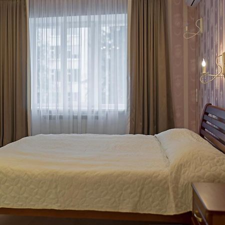 Remarkable Appartments In Town Center بولتافا المظهر الخارجي الصورة